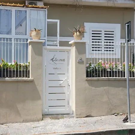 Iluma Via Roma Bed & Breakfast